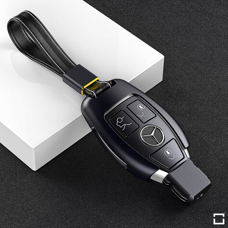 Cache-clé en aluminium pour clés Mercedes-Benz avec bracelet en cuir HEK34-M7