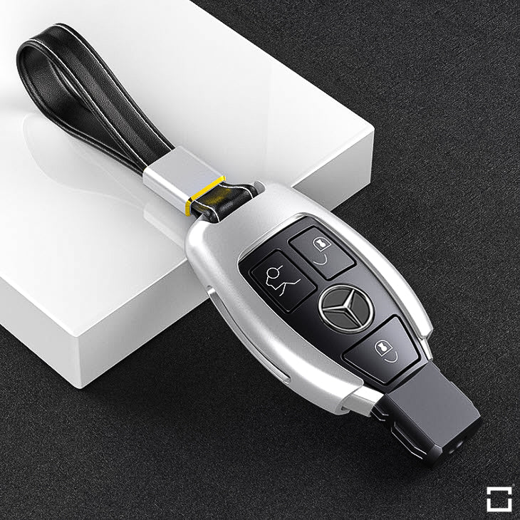 Cache-clé en aluminium pour clés Mercedes-Benz avec bracelet en cuir HEK34-M7