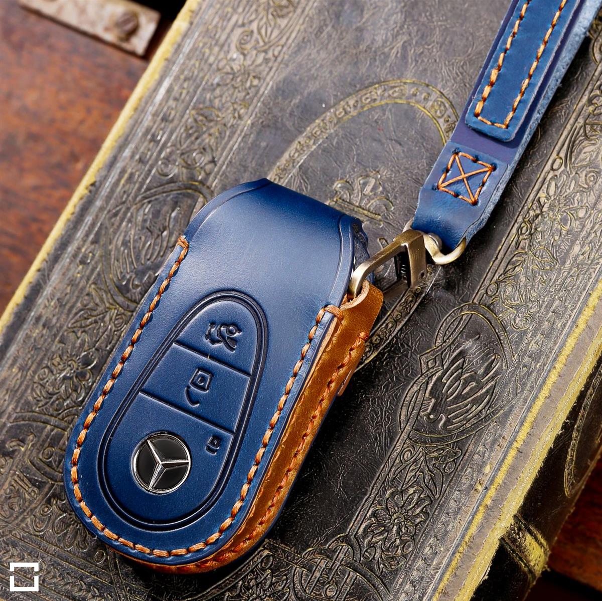 Premium leather key cover / protective cover (LEK64) suitable for Mercedes-Benz keys including carabiner + leather strap