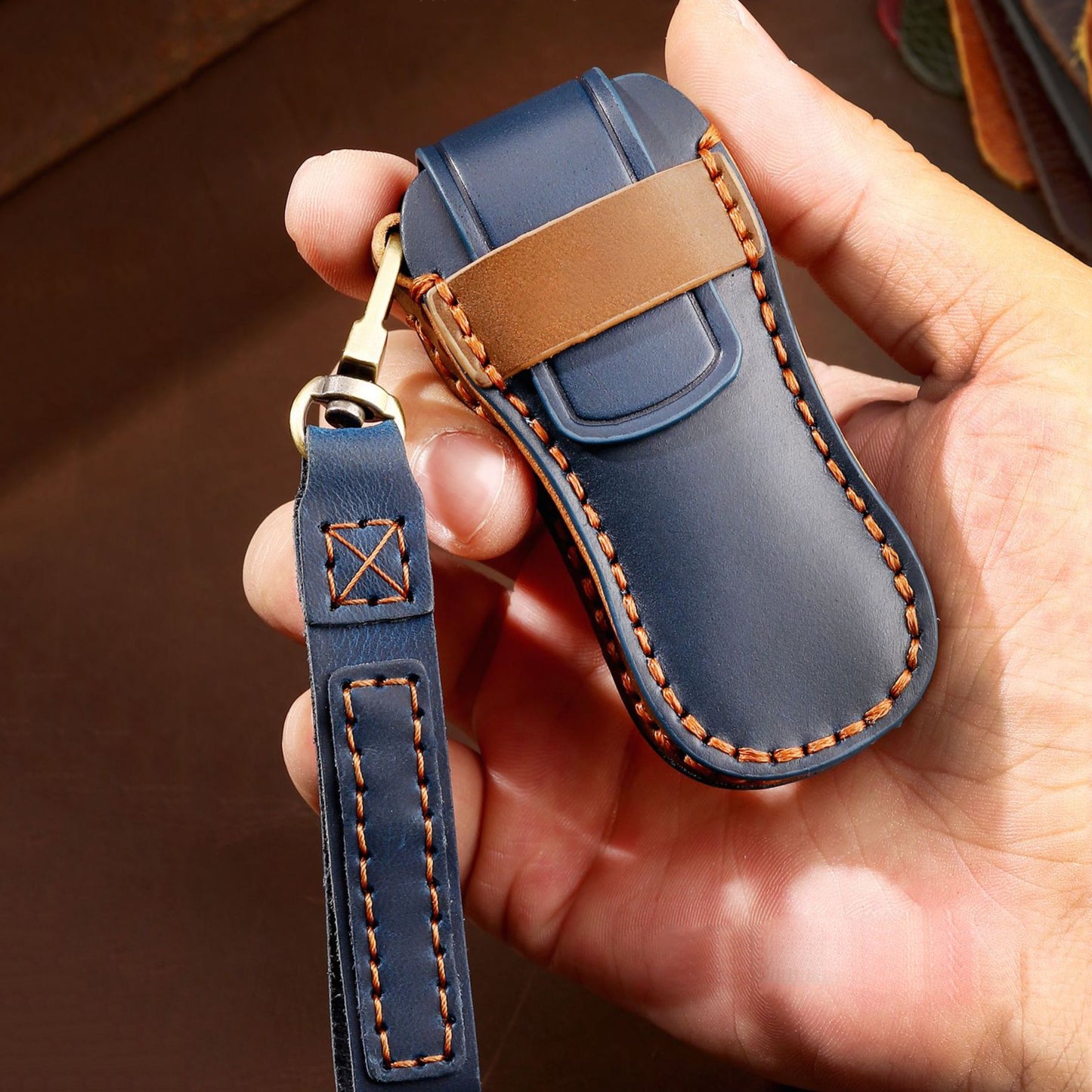 Premium leather key cover / protective cover (LEK64) suitable for Porsche keys including carabiner + leather strap