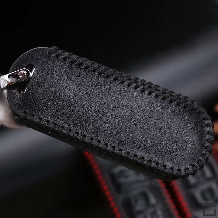 Premium Leder Schlüsselhülle / Schutzhülle (LEK18) passend für Mazda Schlüssel inkl. Karabiner in der passenden Farbe keyholster.com | the case company 